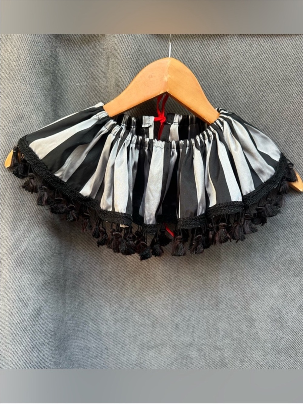 Silver & black stripe ruffle clown collar adult one size